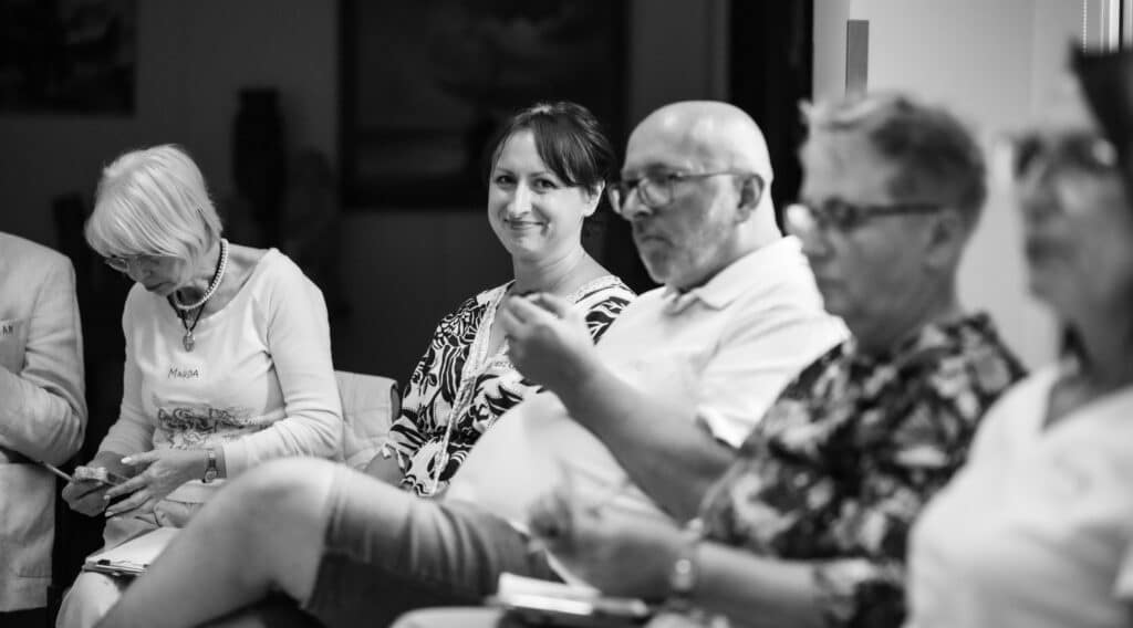 Zdjęcie przedstawia uczestników warsztatów „STOPklatka - ile globalności w naszej lokalności”