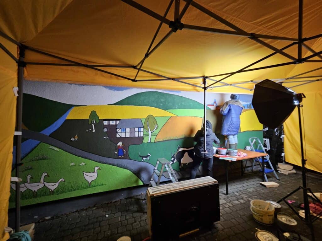 Tworzenie Muralu w Kaszubskim Uniwersytecie Ludowym - proces